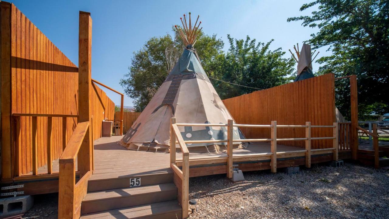 Hotel Ok Rv Park Glamping Tipi Ok56 Moab Exterior foto